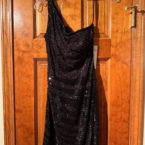 Elegant Black Sequin Backless Dress